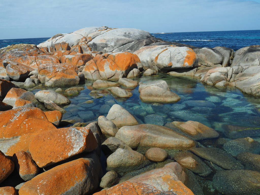 A Visit to Tasmania’s Breathtaking Bay of Fires Free Two Roam